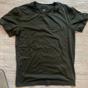 Alo Conquer Reform Crewneck Short Sleeve, Men's Medium, Green